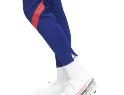 Nike - FCB Strike Tracksuit - FCB Trainingsanzug Kinder -Trend Sport Geschaft CW1706 456 46104 7